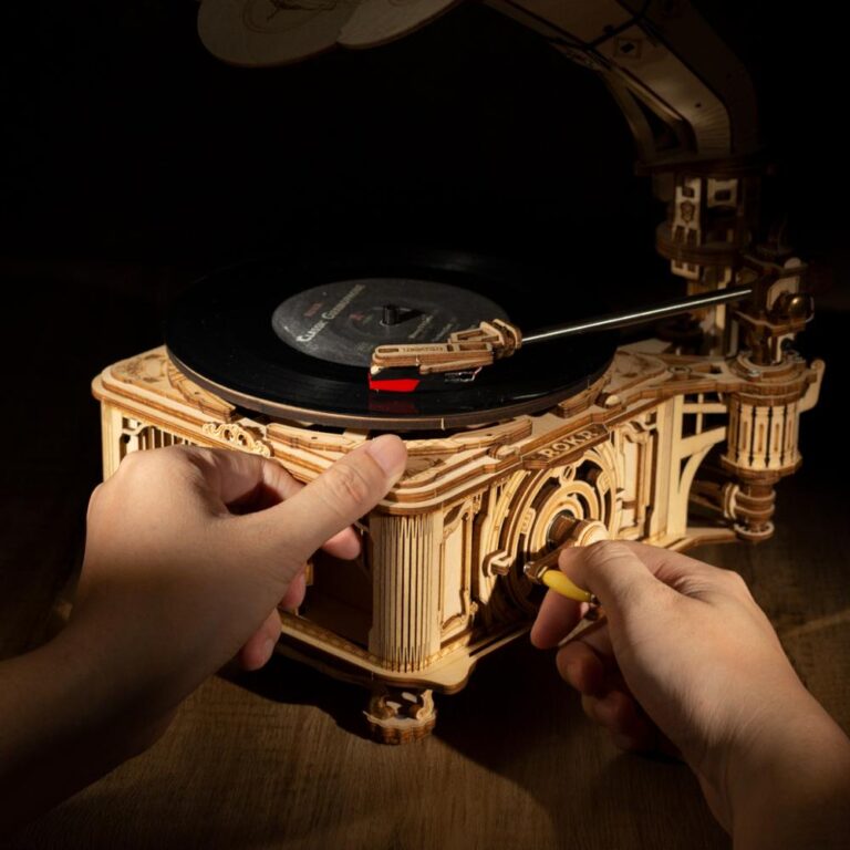 Robotime – kit de construction de maquettes en bois, 424 pièces, manivelle Gramophone classique avec musique 1:1, cadeau pour enfants et adultes, décoration de maison LKB01 4